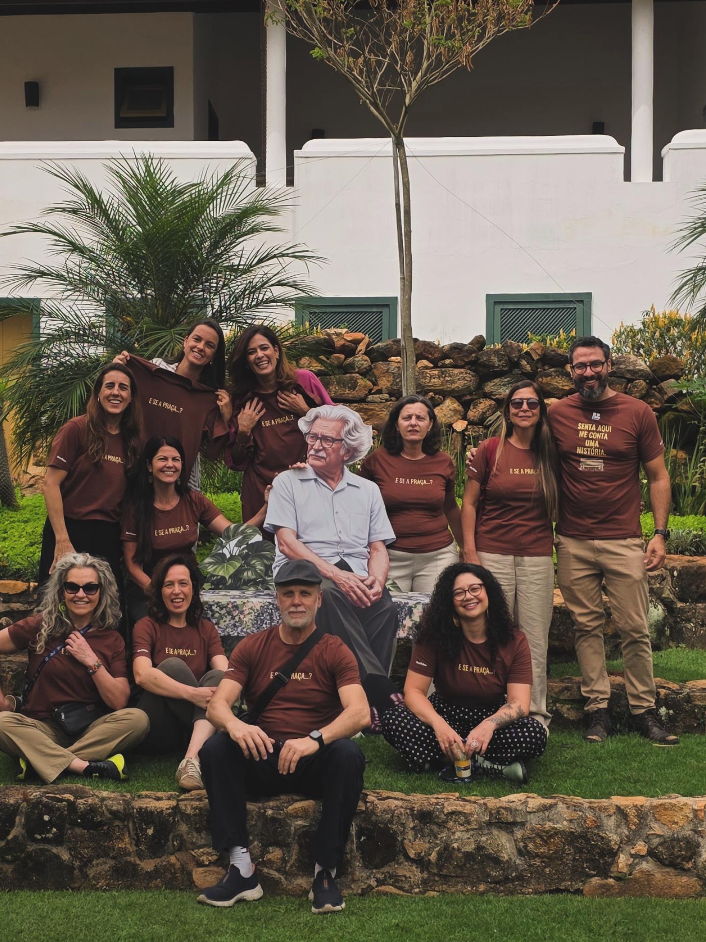 Grupo de paisagistas do Papo de Paisagista reunido em Tiradentes